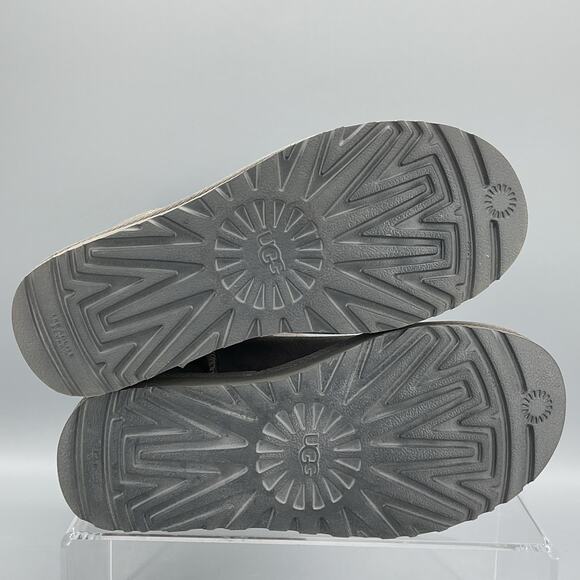 NEW UGG Women’s Classic II Short Boots Grey Size 5 - Picture 8 of 10